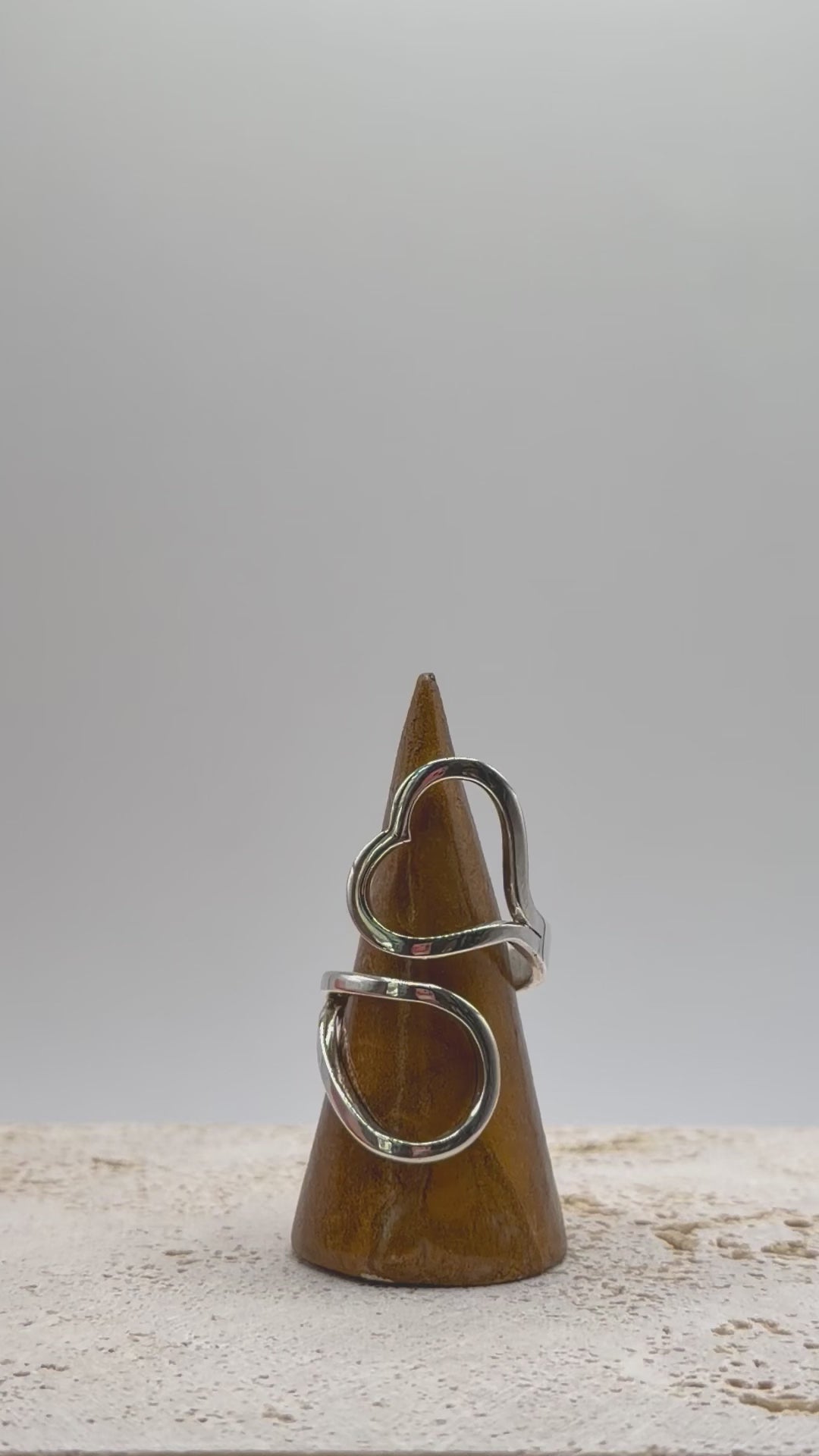 Ring “birds of feather hearth”